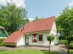 Villa with spacious garden near Heeten